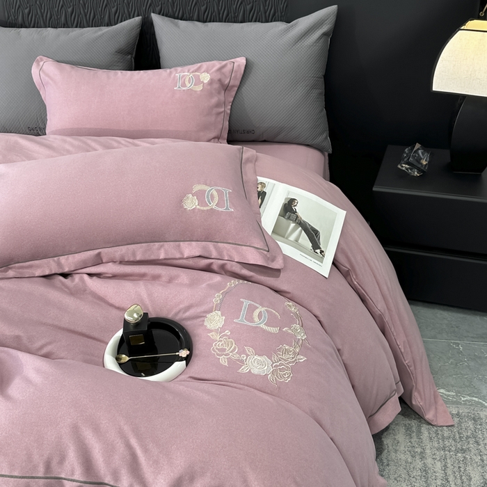 91家纺网 家纺一手货源 找家纺 宜家坊 2024新款加厚肌理纹碳素磨毛刺绣四件套-邂逅系列 邂逅-豆沙粉