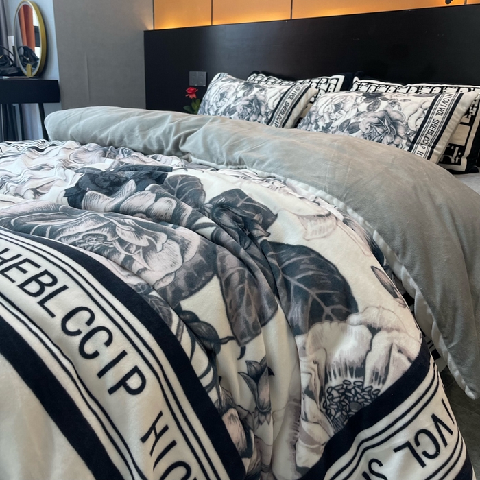 91家纺网 家纺一手货源 找家纺 2024新款大版数码印花四件套高克重双面加厚牛奶绒四件套 大花