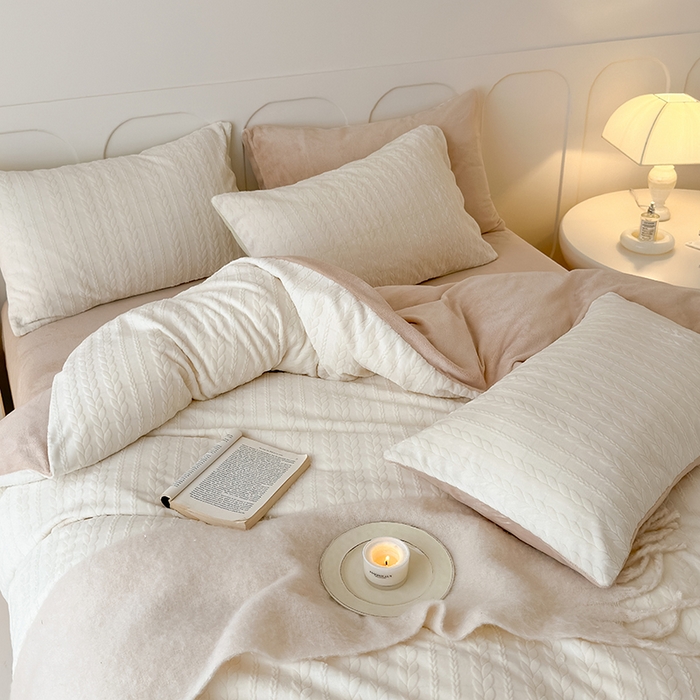 91家纺网 家纺一手货源 找家纺 2024新款雕花绒牛奶绒四件套--麦穗系列 麦穗奶白咖