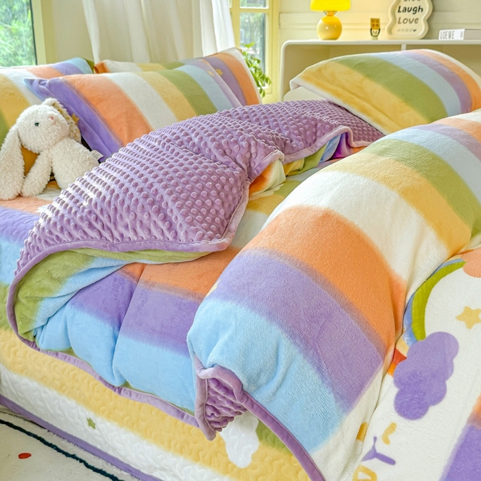 91家纺网 家纺一手货源 找家纺 赫梵茜 2024新款高克重安抚豆豆被套牛奶绒夹棉床盖四件套 彩虹