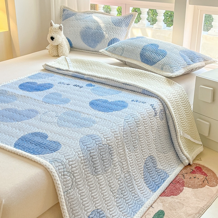 91家纺网 家纺一手货源 找家纺 川悦生活 2024新款A类印花雪花绒床垫加厚绒保暖床护垫 床垫青色岁月