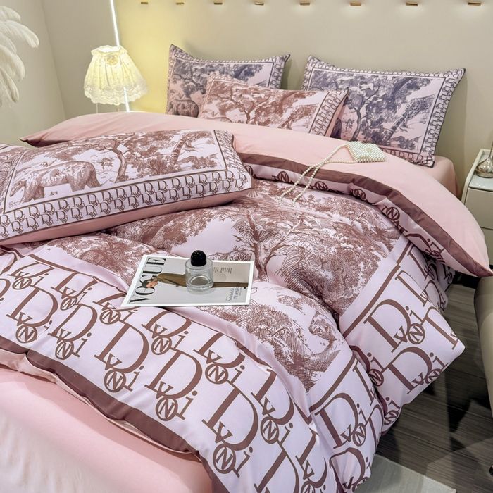 91家纺网 家纺一手货源 找家纺 花沐家居 2024新款亲肤云朵棉四件套加厚印花高克重磨毛四件套直播爆款 粉迪