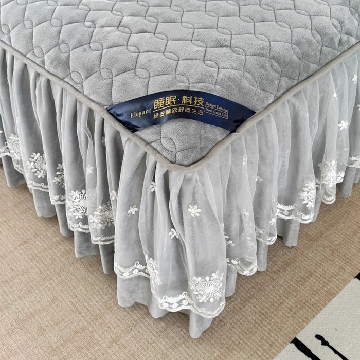 91家纺网 家纺一手货源 找家纺 品乐家纺 2024新款简约牛奶绒夹棉保暖床裙 银灰