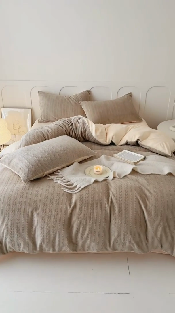 91家纺网 家纺一手货源 找家纺 2024新款雕花绒牛奶绒四件套--麦穗系列 麦穗咖黄