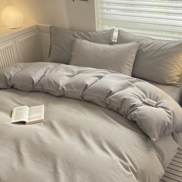 91家纺网 家纺一手货源 找家纺 慕尚家纺 2025新款原棉磨毛四件套单被套系列-四件套 细条雅致灰