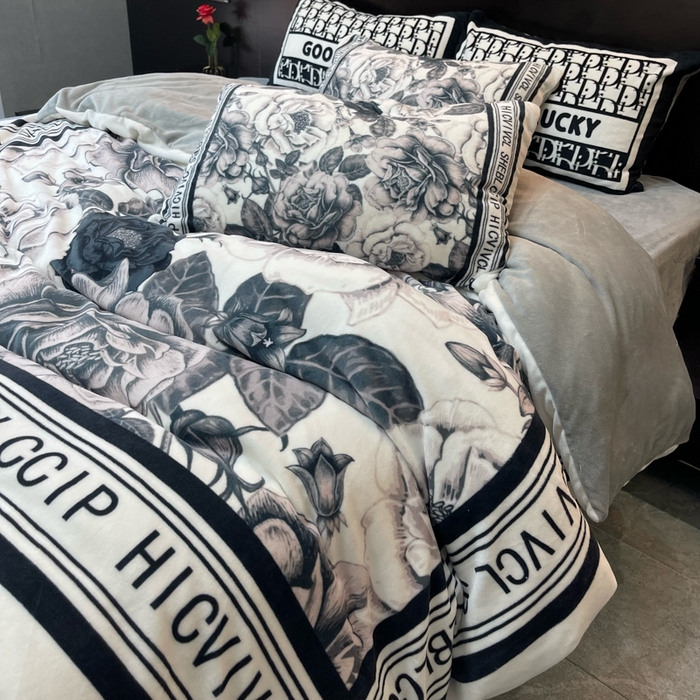 91家纺网 家纺一手货源 找家纺 2024新款大版数码印花四件套高克重双面加厚牛奶绒四件套 大花