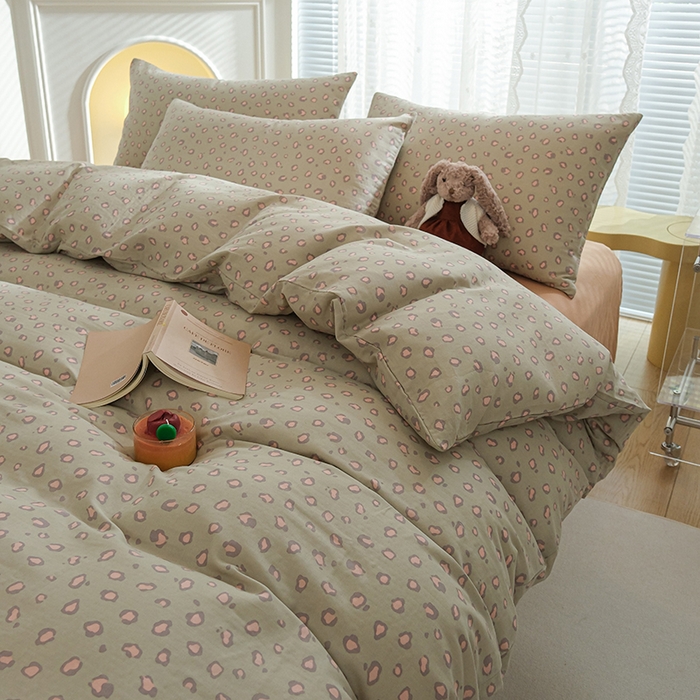 91家纺网 家纺一手货源 找家纺 麦伦家居 2024秋冬新款A类全棉有氧双层纱四件套 豹纹绿