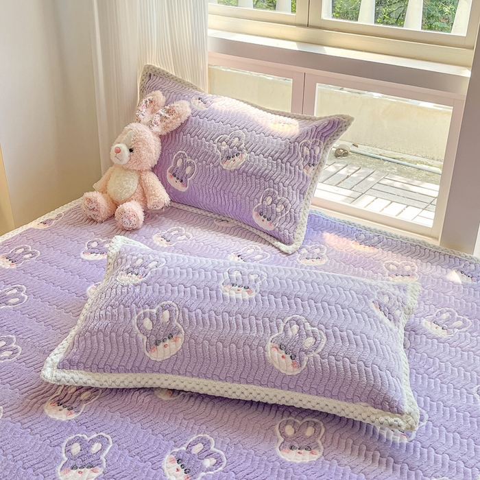 91家纺网 家纺一手货源 找家纺 川悦生活 2024新款A类印花雪花绒床垫加厚绒保暖床护垫 床垫妮娜兔