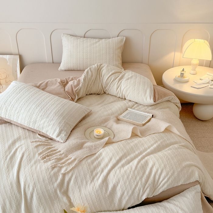 91家纺网 家纺一手货源 找家纺 2024新款雕花绒牛奶绒四件套--麦穗系列 麦穗奶白咖