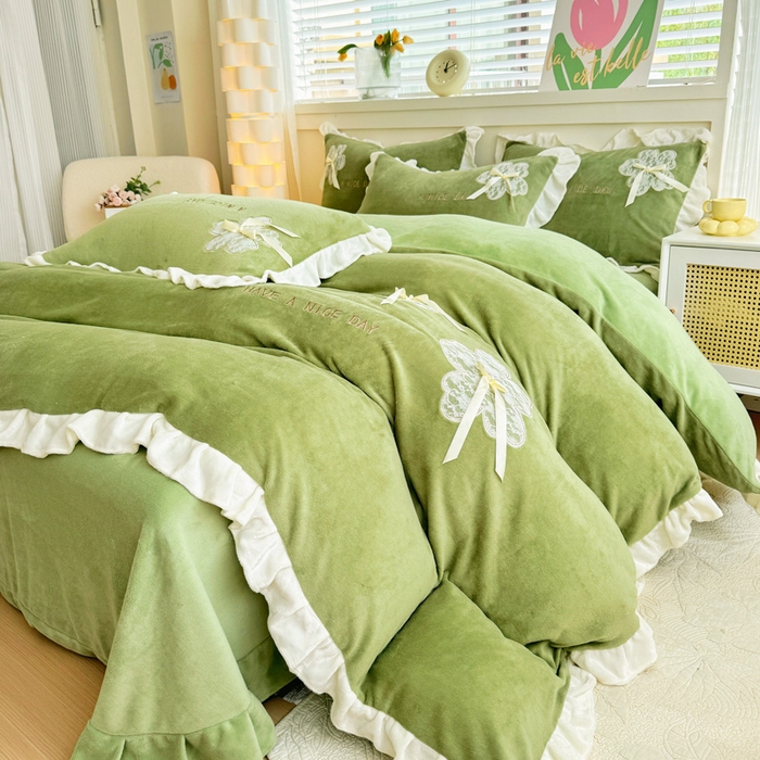 91家纺网 家纺一手货源 找家纺 宜家坊 2024秋冬韩版花边蕾丝刺绣加厚牛奶绒四件套（含无纺布手提袋） 花屿集-绿
