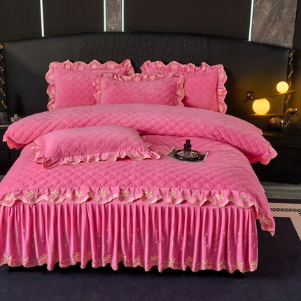 91家纺网 家纺一手货源 找家纺 青竹苑 2024婴儿绒宝宝绒刺绣花边床裙款四件套 少女粉