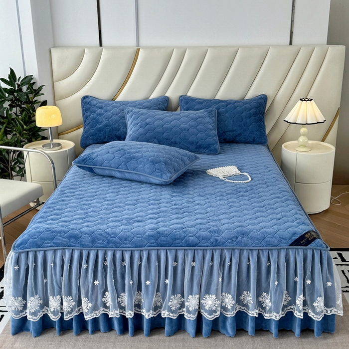 91家纺网 家纺一手货源 找家纺 品乐家纺 2024新款简约牛奶绒夹棉保暖床裙 宾利蓝