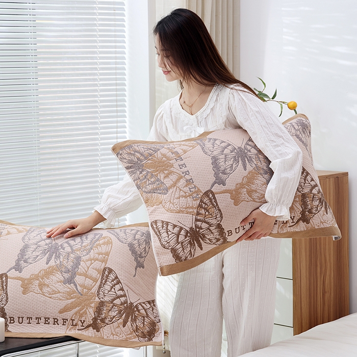 91家纺网 家纺一手货源 找家纺 朴尔家纺-毛巾被 2024年新款卡通定位纯棉四层纱布枕巾 梦幻蝶舞-咖