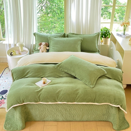 91家纺网 家纺一手货源 找家纺 赫梵茜 2024新款高克重安抚豆豆被套牛奶绒夹棉床盖四件套 新款绿色