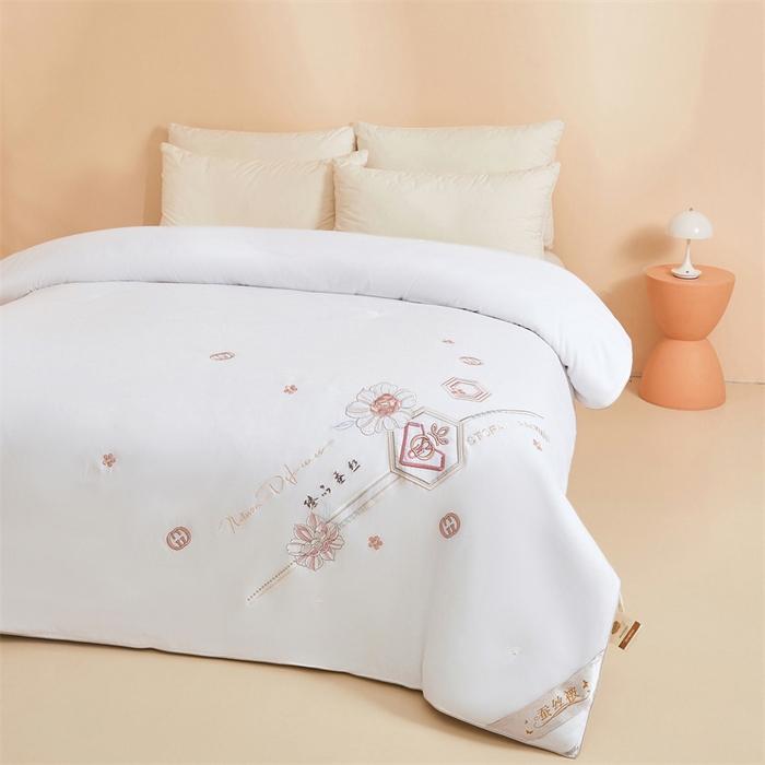 91家纺网 家纺一手货源 找家纺 美伦美 2024新款臻品 臻品白