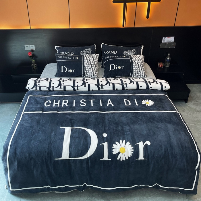 91家纺网 家纺一手货源 找家纺 2024新款大版数码印花四件套高克重双面加厚牛奶绒四件套 黑迪