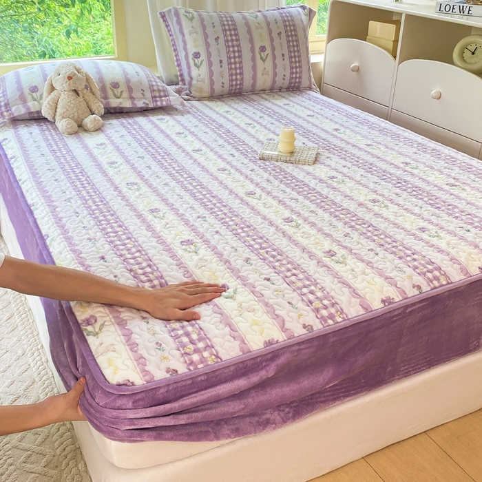 91家纺网 家纺一手货源 找家纺 赫梵茜 2024新款高克重安抚豆豆被套加厚牛奶绒床盖加厚牛奶绒夹棉床笠四件套 小春日和