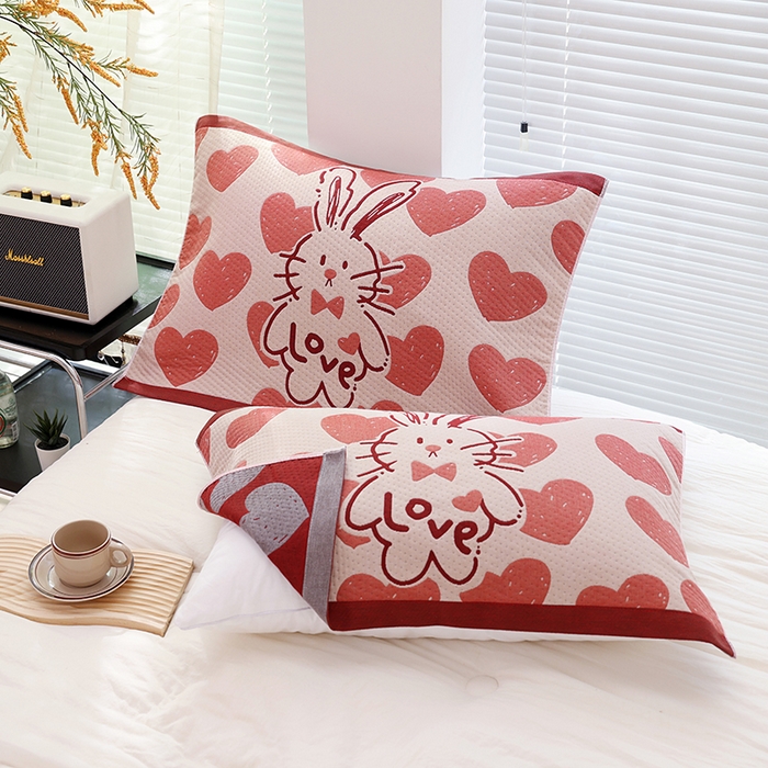 91家纺网 家纺一手货源 找家纺 朴尔家纺-毛巾被 2024年新款卡通定位纯棉四层纱布枕巾 心跳小兔-红