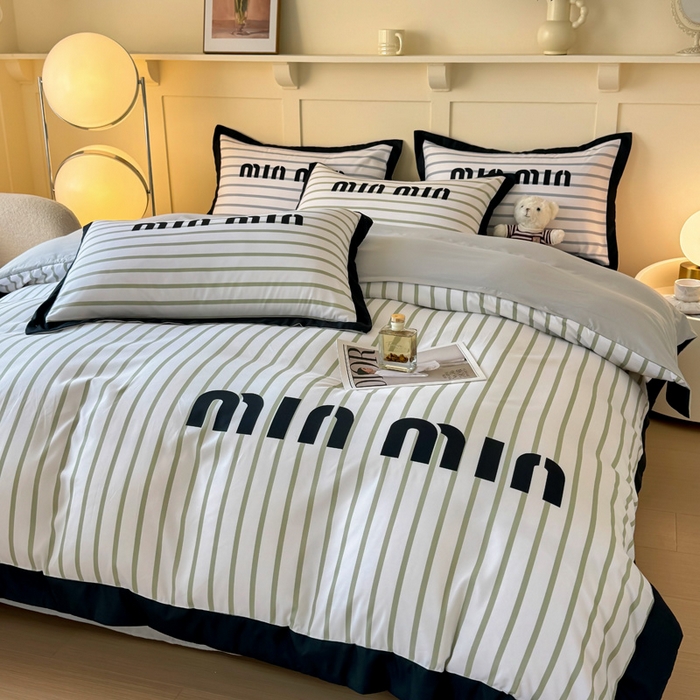 91家纺网 家纺一手货源 找家纺 花沐家居 2024新款亲肤云朵棉四件套加厚印花高克重磨毛四件套直播爆款 条纹绿