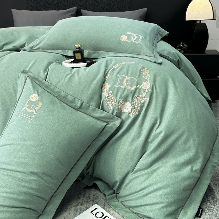 91家纺网 家纺一手货源 找家纺 宜家坊 2024新款加厚肌理纹碳素磨毛刺绣四件套-邂逅系列 邂逅-复古绿