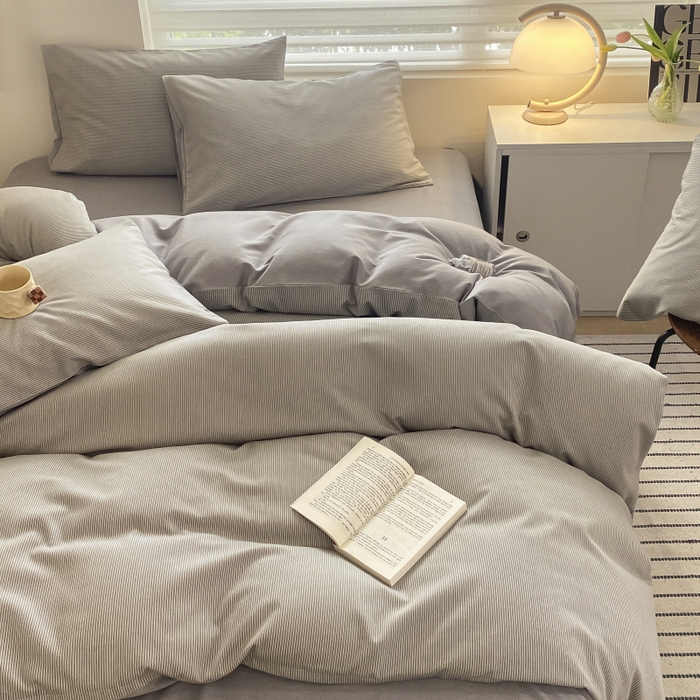 91家纺网 家纺一手货源 找家纺 慕尚家纺 2025新款原棉磨毛四件套单被套系列-四件套 细条雅致灰