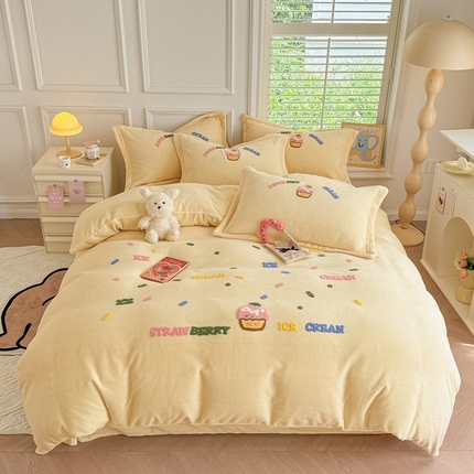 芯贝儿 2024新款简约小清新加厚保暖牛奶绒毛巾绣花宝宝绒雕花绒法莱绒四件套 草莓蛋糕-布丁黄