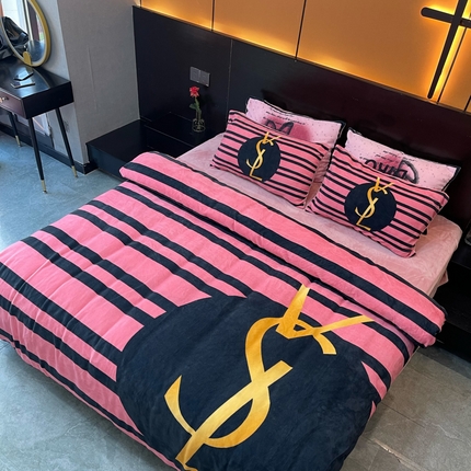 2024新款大版数码印花四件套高克重双面加厚牛奶绒四件套 条纹女孩