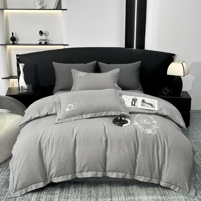 91家纺网 家纺一手货源 找家纺 宜家坊 2024新款加厚肌理纹碳素磨毛刺绣四件套-邂逅系列 邂逅-典雅灰