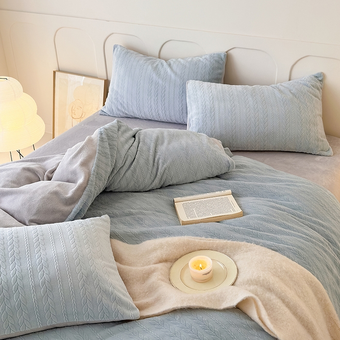 91家纺网 家纺一手货源 找家纺 2024新款雕花绒牛奶绒四件套--麦穗系列 麦穗蓝灰