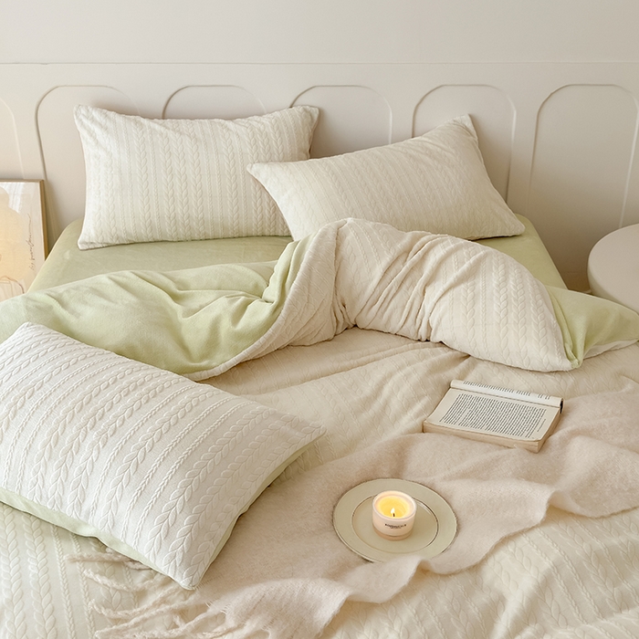 91家纺网 家纺一手货源 找家纺 2024新款雕花绒牛奶绒四件套--麦穗系列 麦穗奶白绿