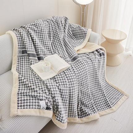 91家纺网 家纺一手货源 找家纺 2025新款A面欧棉绒B面北极绒复合毛毯盖毯毯子 千纸鹤