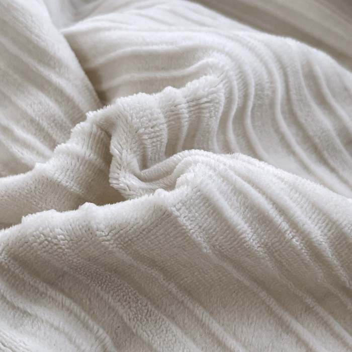 91家纺网 家纺一手货源 找家纺 晚依家纺 2024新款230g纯色立体雕花牛奶绒四件套贝壳边加厚保暖定制定做 香榭格调-珍珠灰