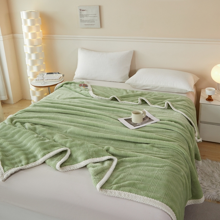 91家纺网 家纺一手货源 找家纺 可思家纺 2024新款纯色仿兔绒泡泡绒毛毯家用四级毯午睡毯 条纹人生抹茶绿