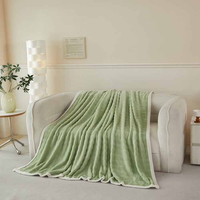 91家纺网 家纺一手货源 找家纺 可思家纺 2024新款纯色仿兔绒泡泡绒毛毯家用四级毯午睡毯 条纹人生抹茶绿