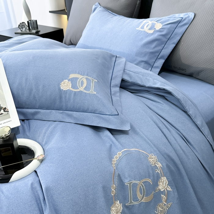 91家纺网 家纺一手货源 找家纺 宜家坊 2024新款加厚肌理纹碳素磨毛刺绣四件套-邂逅系列 邂逅-宾利兰