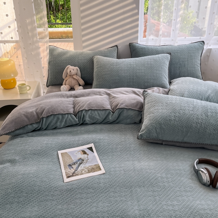 91家纺网 家纺一手货源 找家纺 晚依家纺 2024新款230g纯色立体雕花牛奶绒四件套贝壳边加厚保暖定制定做 语格-蔚蓝