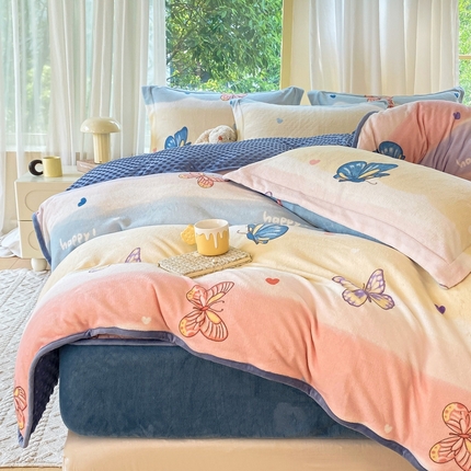 赫梵茜 2024新款高克重安抚豆豆被套加厚牛奶绒床盖加厚牛奶绒夹棉床笠四件套 蝶恋