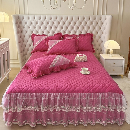 网红馆（ck家纺） 2025新款高克重天鹅绒刺绣床裙三件套-花语秘境 花语秘境-浆果红