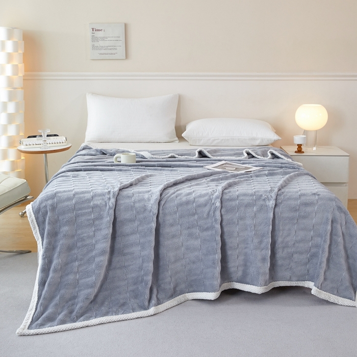 91家纺网 家纺一手货源 找家纺 可思家纺 2024新款纯色仿兔绒泡泡绒毛毯家用四级毯午睡毯 竹兰清羽星空灰