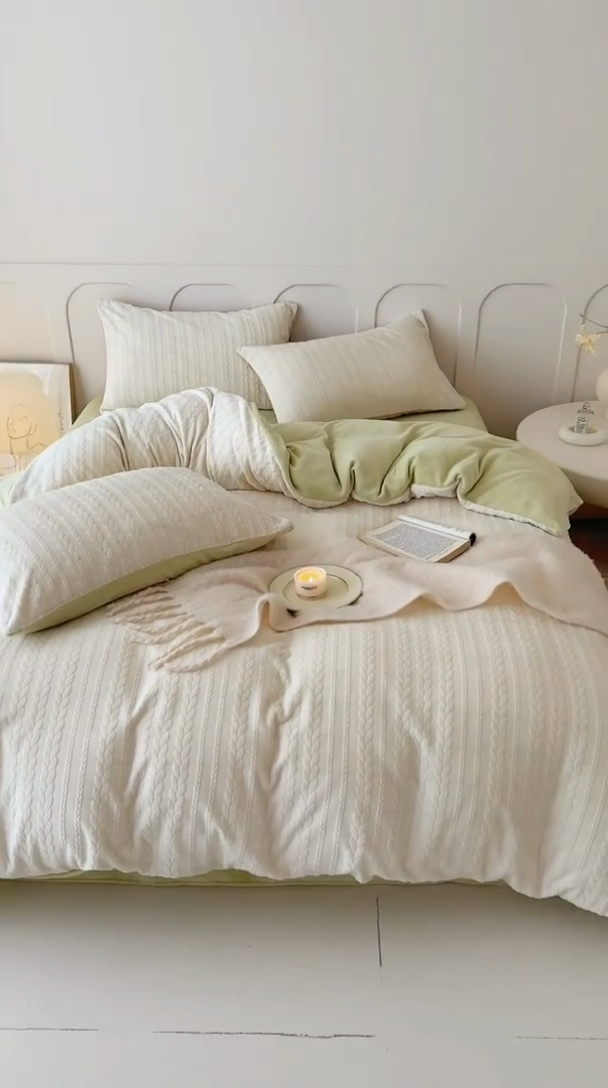 91家纺网 家纺一手货源 找家纺 2024新款雕花绒牛奶绒四件套--麦穗系列 麦穗奶白绿