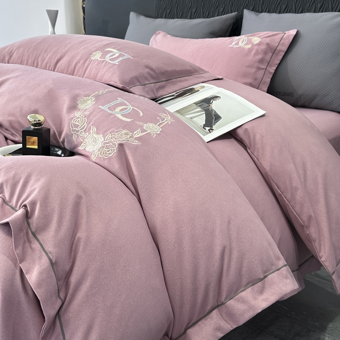 91家纺网 家纺一手货源 找家纺 宜家坊 2024新款加厚肌理纹碳素磨毛刺绣四件套-邂逅系列 邂逅-豆沙粉