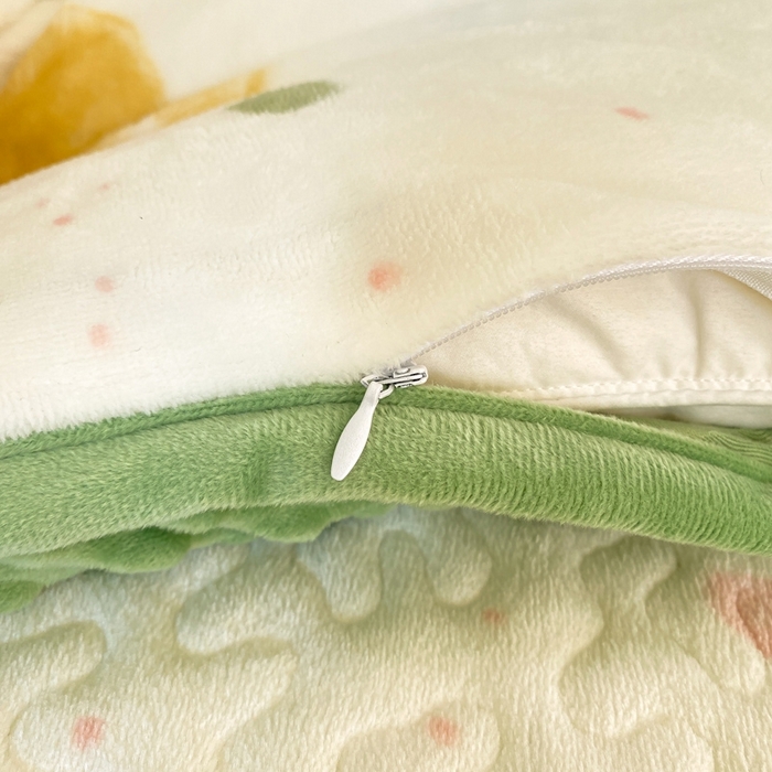 91家纺网 家纺一手货源 找家纺 赫梵茜 2024新款高克重安抚豆豆被套加厚牛奶绒床盖加厚牛奶绒夹棉床笠四件套 七彩爱心