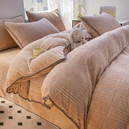 晚依家纺 2024新款230g纯色立体雕花牛奶绒四件套贝壳边加厚保暖定制定做 香榭格调-杏