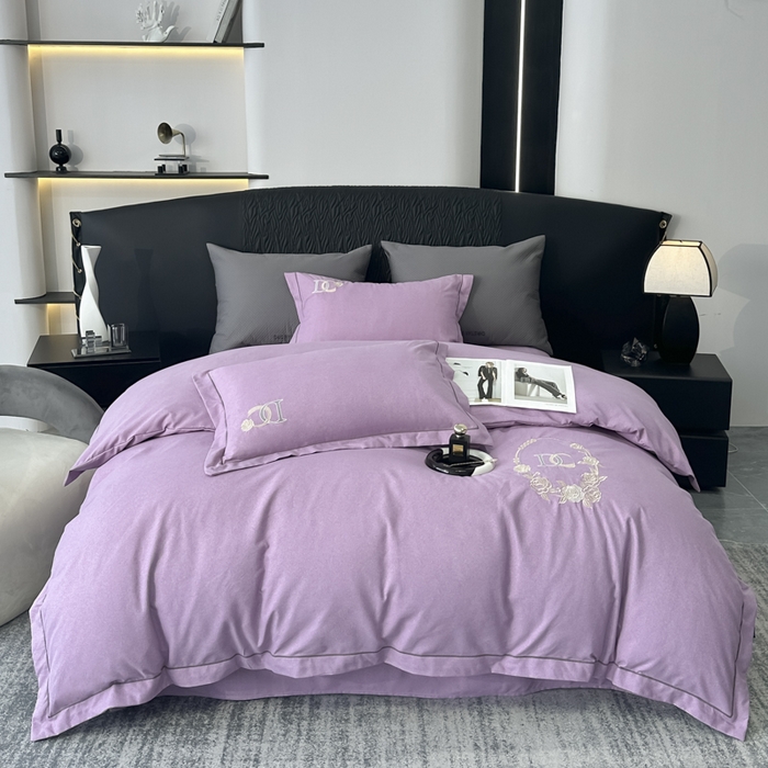 91家纺网 家纺一手货源 找家纺 宜家坊 2024新款加厚肌理纹碳素磨毛刺绣四件套-邂逅系列 邂逅-丁香紫