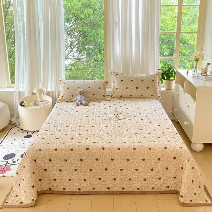 91家纺网 家纺一手货源 找家纺 赫梵茜 2024新款高克重牛奶绒夹棉单床盖 黄色爱心