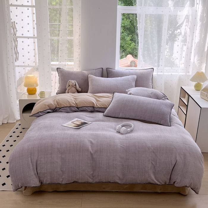 91家纺网 家纺一手货源 找家纺 晚依家纺 2024新款230g纯色立体雕花牛奶绒四件套贝壳边加厚保暖定制定做 香榭格调-紫