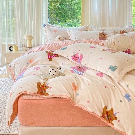 赫梵茜 2024新款高克重安抚豆豆被套加厚牛奶绒床盖加厚牛奶绒夹棉床笠四件套 熊宝宝