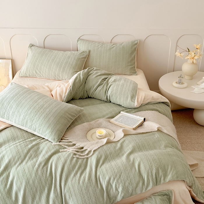 91家纺网 家纺一手货源 找家纺 2024新款雕花绒牛奶绒四件套--麦穗系列 麦穗绿黄