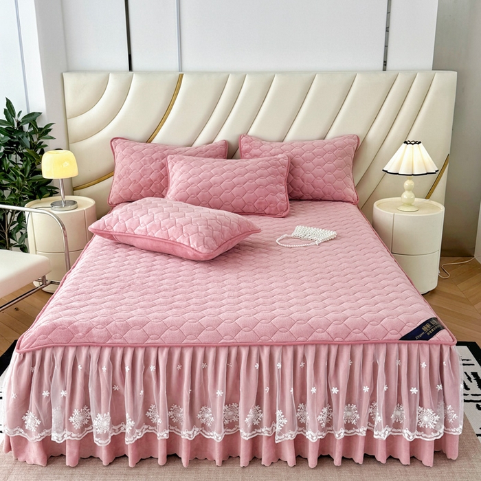 91家纺网 家纺一手货源 找家纺 品乐家纺 2024新款简约牛奶绒夹棉保暖床裙 豆沙