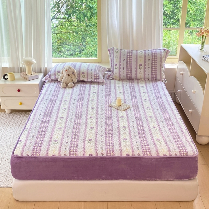 91家纺网 家纺一手货源 找家纺 赫梵茜 2024新款高克重安抚豆豆被套加厚牛奶绒床盖加厚牛奶绒夹棉床笠四件套 小春日和